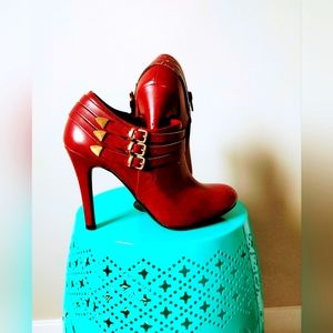 Ladies shoes size 6 , ankle boots style, color Maroon Red, sexy high heels 👠